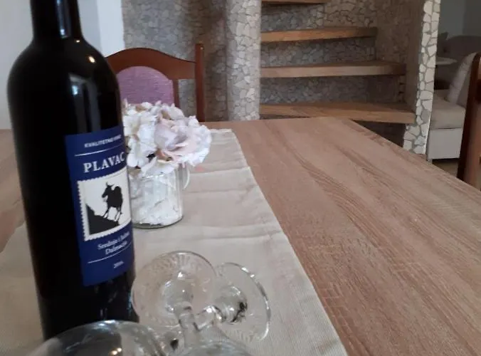 Amanda C * Starigrad Paklenica