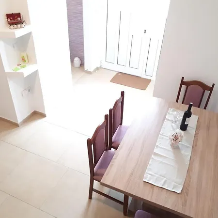 Amanda C * Starigrad Paklenica