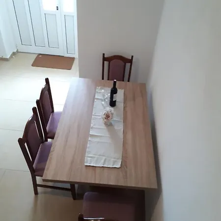 Amanda C Apartment *