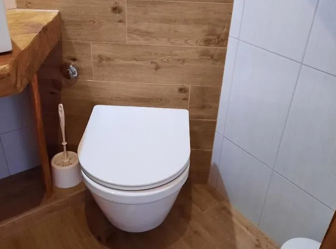 Amanda C Apartment *