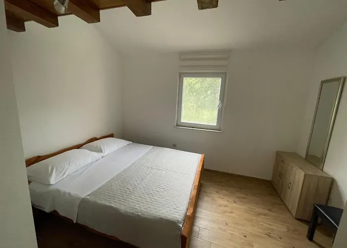 Amanda C Starigrad Paklenica